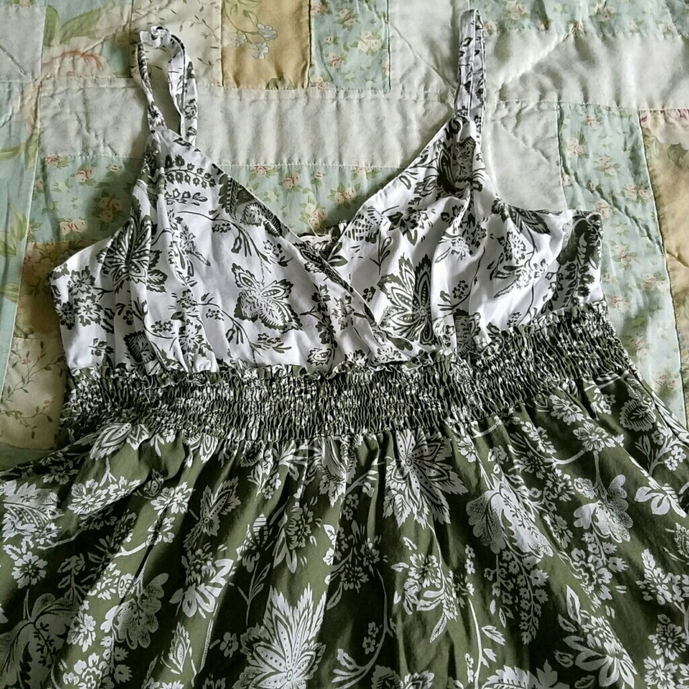 🌻🌻SUN DRESS with Green Summer Harvest Pattern